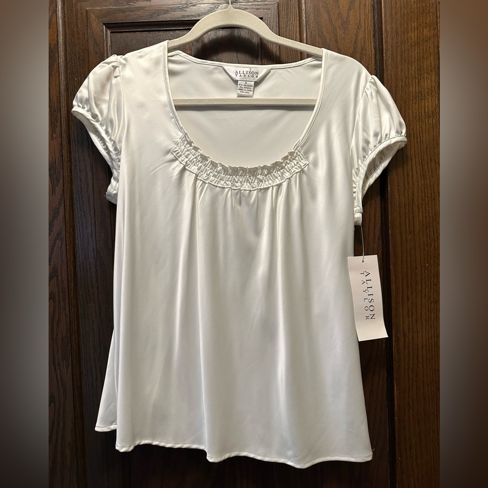 Allison Taylor NWT Women’s Ivory Cap Sleeve Scoop Neck Pullover Top, Size Small